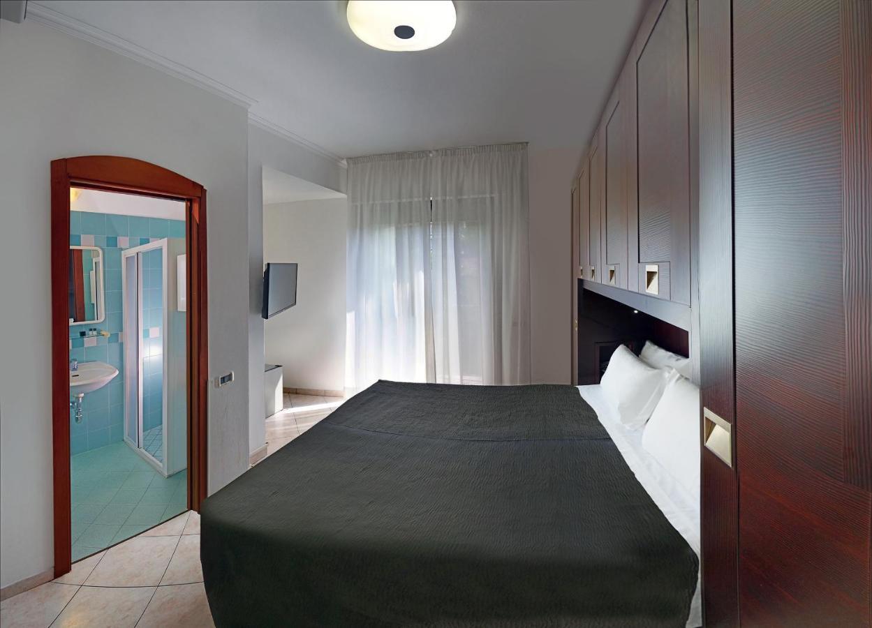 Hotel Venus ガビッチェ・マーレ エクステリア 写真