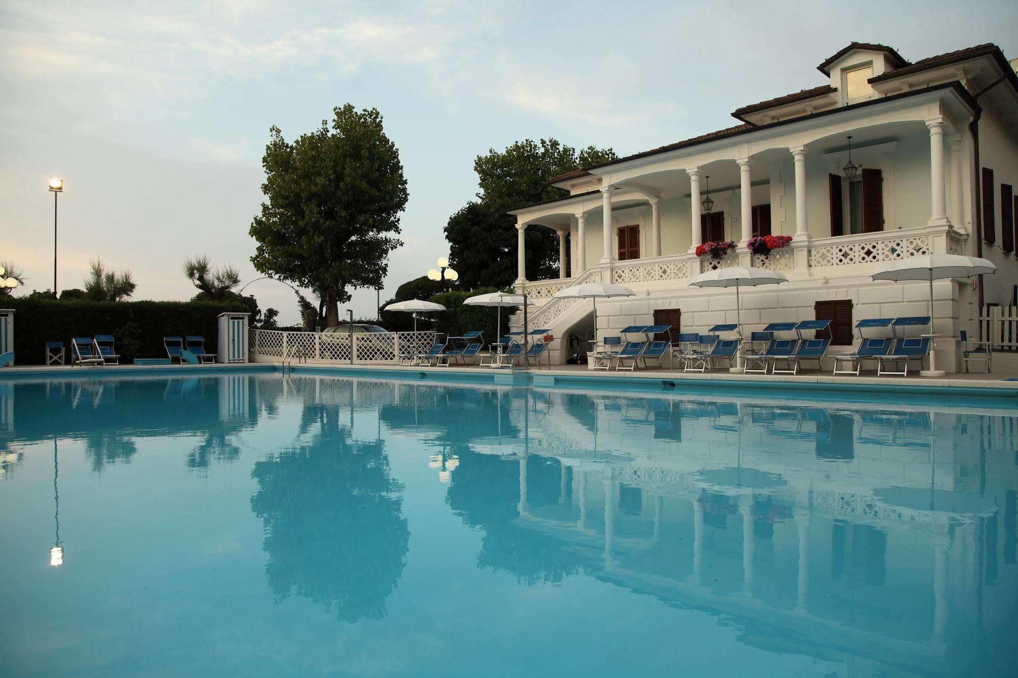 Hotel Venus ガビッチェ・マーレ エクステリア 写真